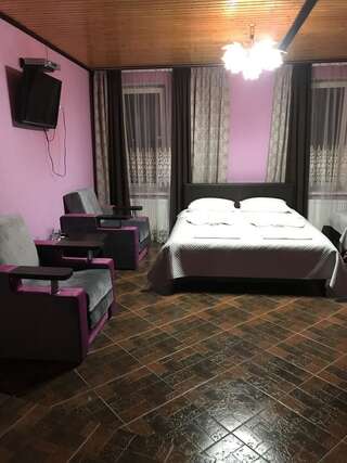 Отель Пані Анна Каменец-Подольский Люкс, вид на сад-3